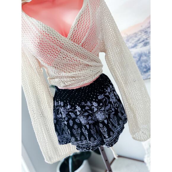Barefoot Blooms Along the Shore Santorini Floral Gauzy boho Lounge Shorts - Picture 4 of 5
